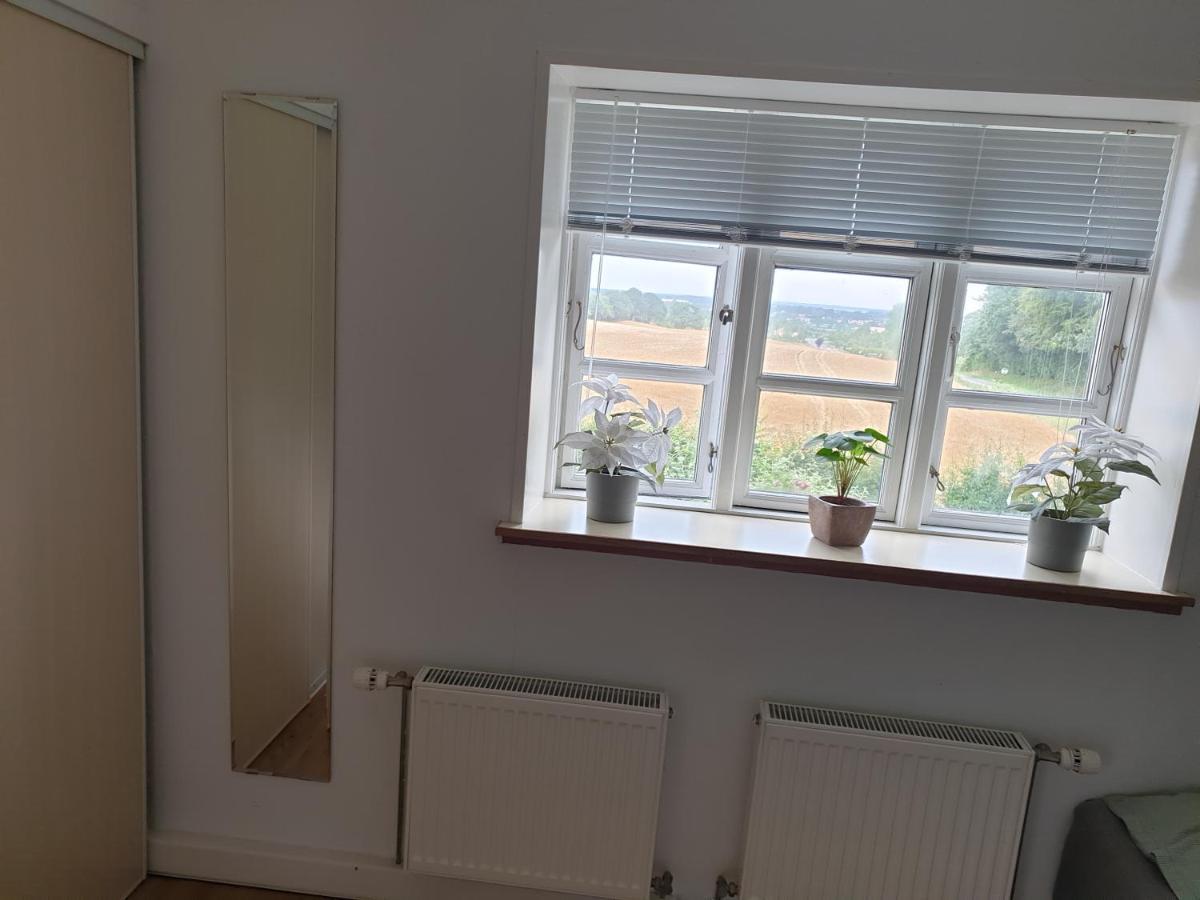 Lejlighed Vest For Christiansfeld Apartment Bagian luar foto